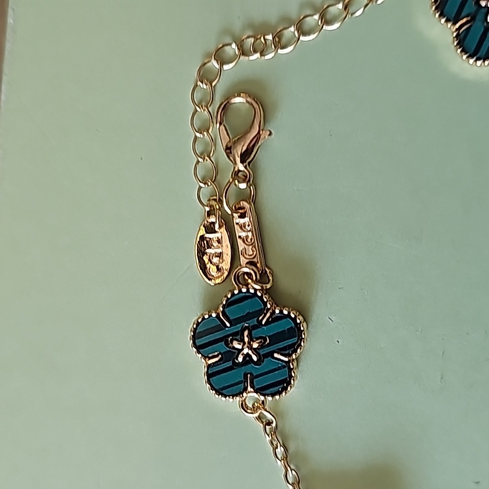 Plum Blossom Five Leaf Flower Fritillaria Double-Sided Adjustable Bracel… - Picture 5 of 8